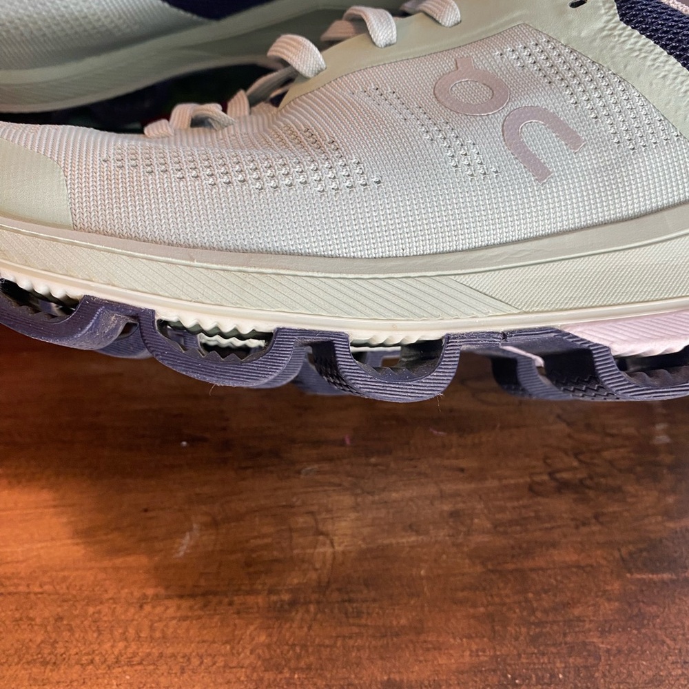 On Running Navy and Mint Sneakers Cloud Surfer Size 8 - Picture 11 of 13